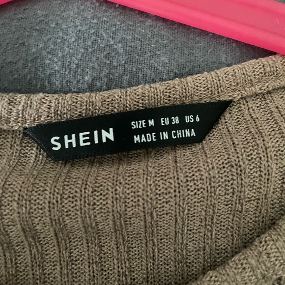 Brown crop top perfect for this summer. Almost brand new, good stretchy fabric - Picture 2 of 2